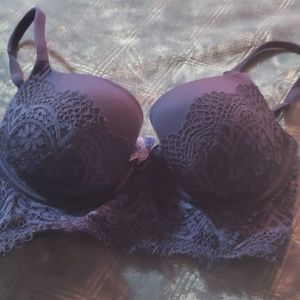 Victoria secret demi bra perfect condition! 32d